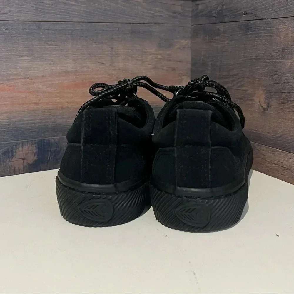 Cariuma OCA Low Speed Hooks All Black Suede Unisex Women’s 5 Men’s 3.5 - Picture 7 of 9